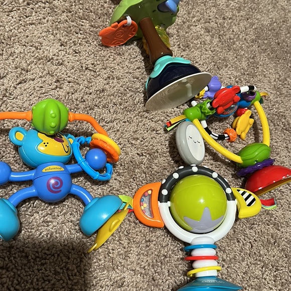 High chair toy bundle of 4 - Picture 3 of 4